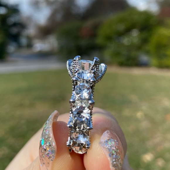 New Gorgeous Silver Ring - Picture 6 of 12